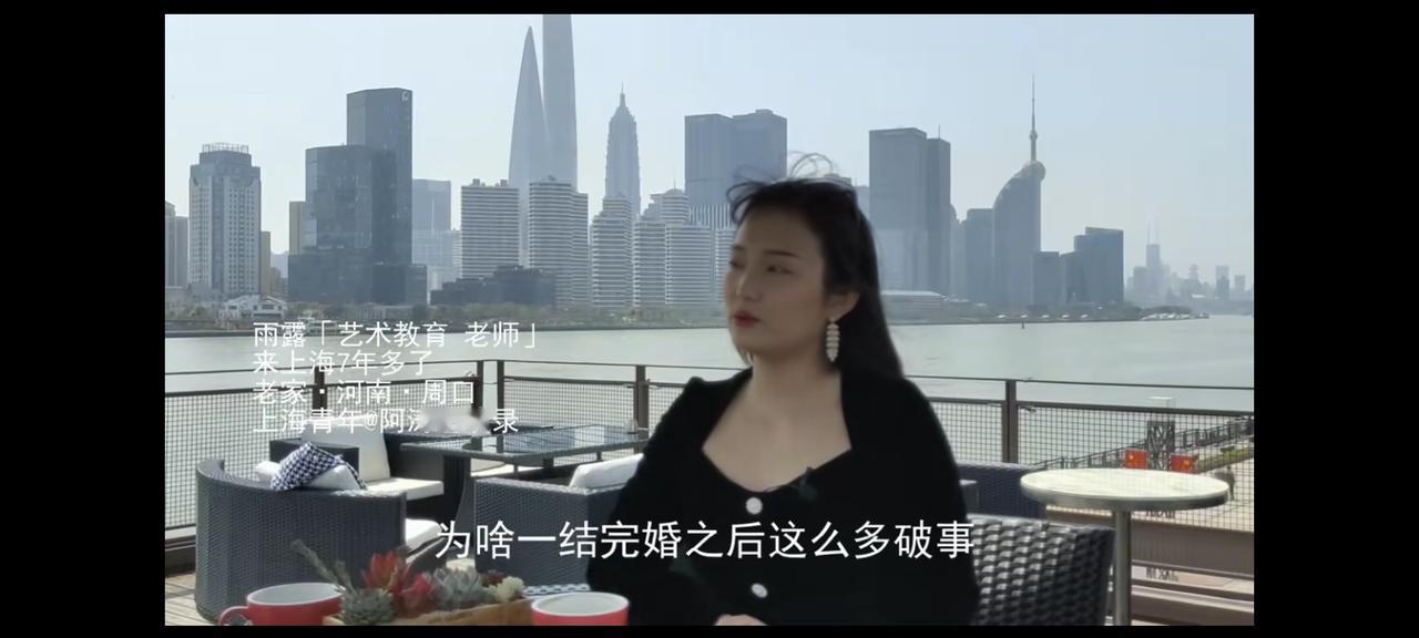 男女单身最大的区别。
男的单身开心也罢，不开心也罢，主动也罢，被动也罢，好像不会