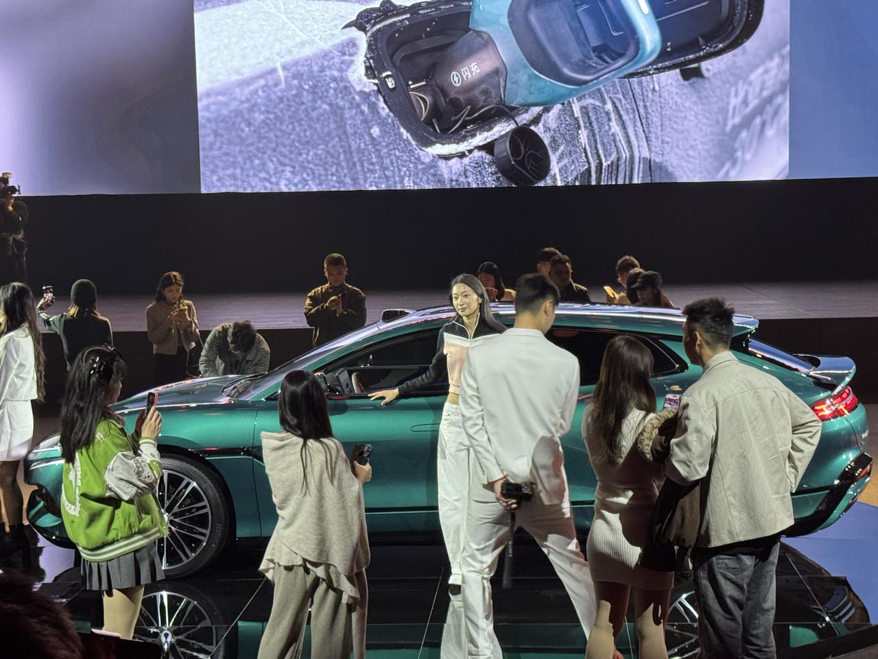 帅爆了！
你们说，帅不帅？