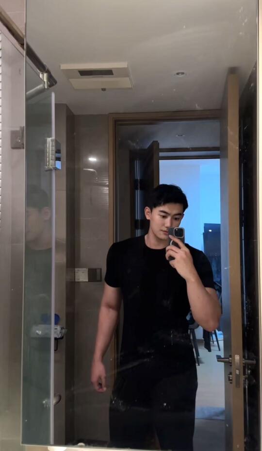 南京整牙后，我的笑容自然多了