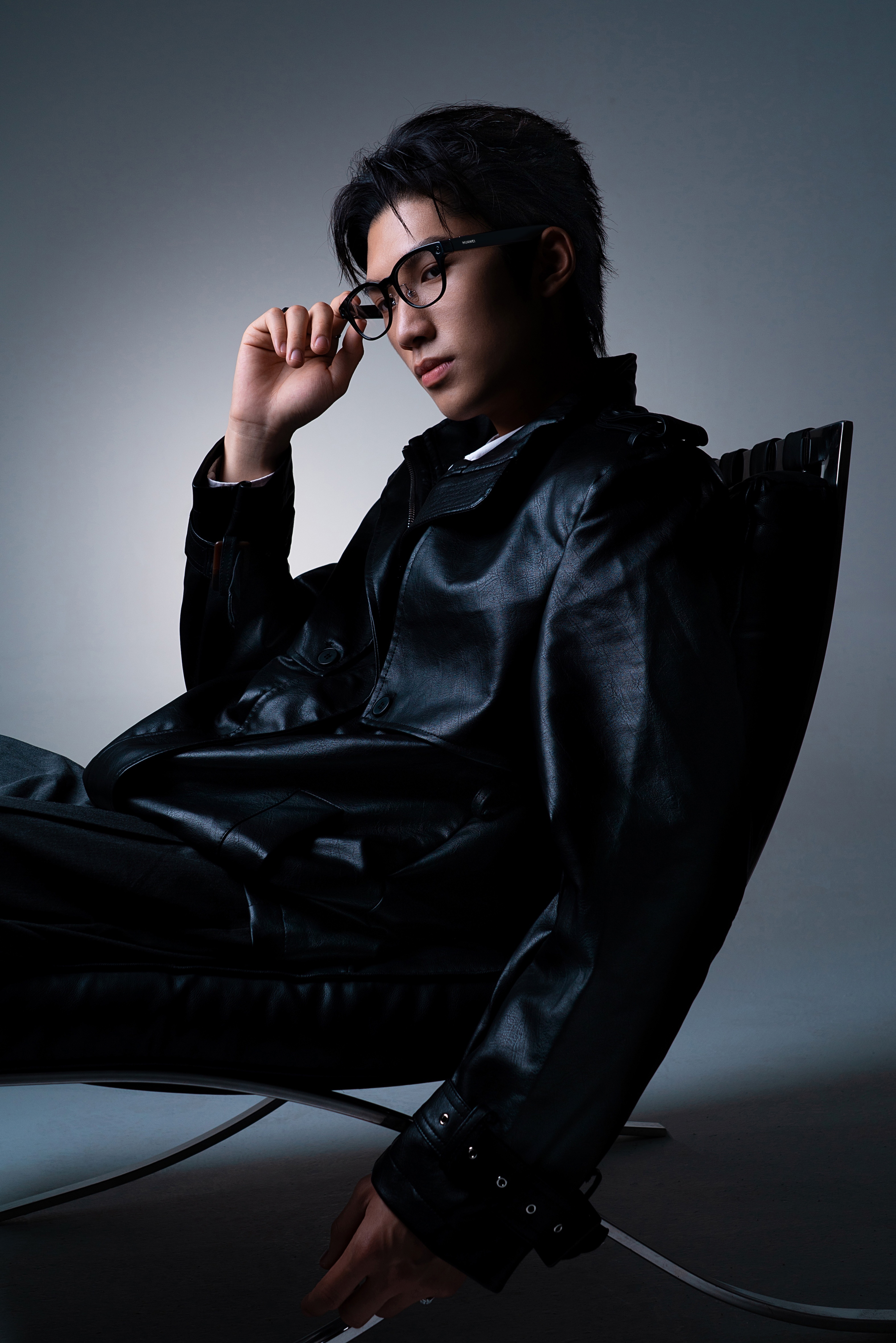 把相机、AI助手和日常眼镜合在一起，会是什么体验？ 华为发布业界最轻AI眼镜这次