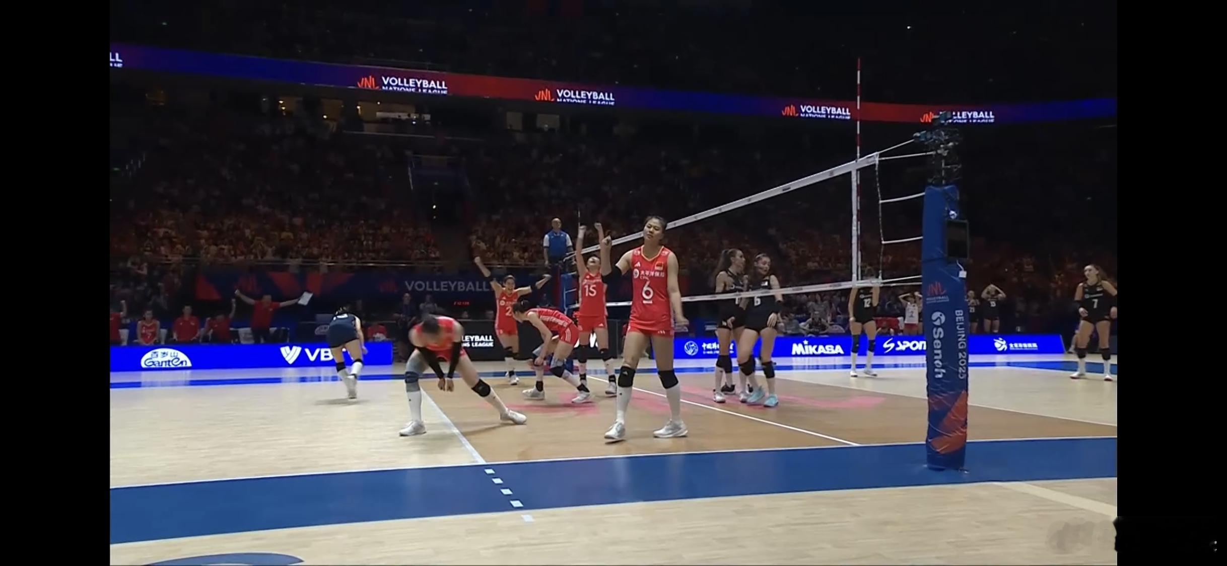 🇨🇳这大早上起来也太燃了🔥咖啡也不用了，出发干活儿🏐️  ​​​