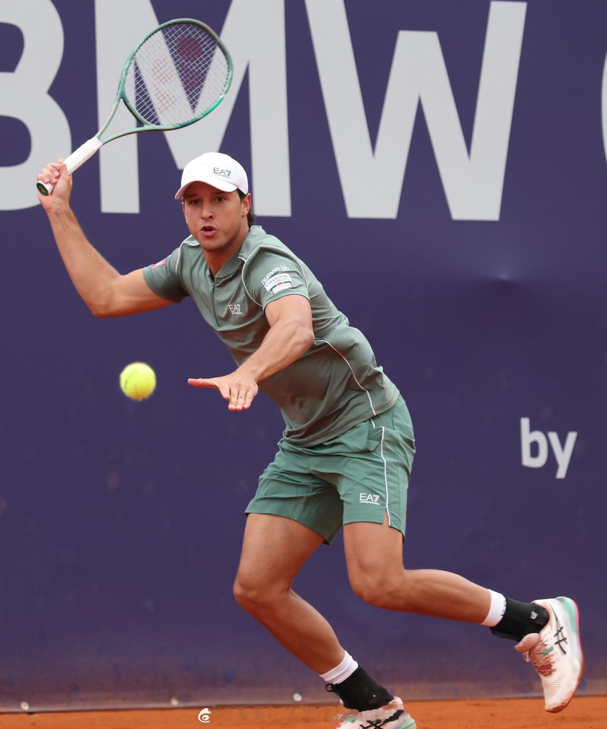 【四字形容】张之臻止步慕尼黑首轮张之臻6-7 6-3 1-6达尔德里【6】止步慕