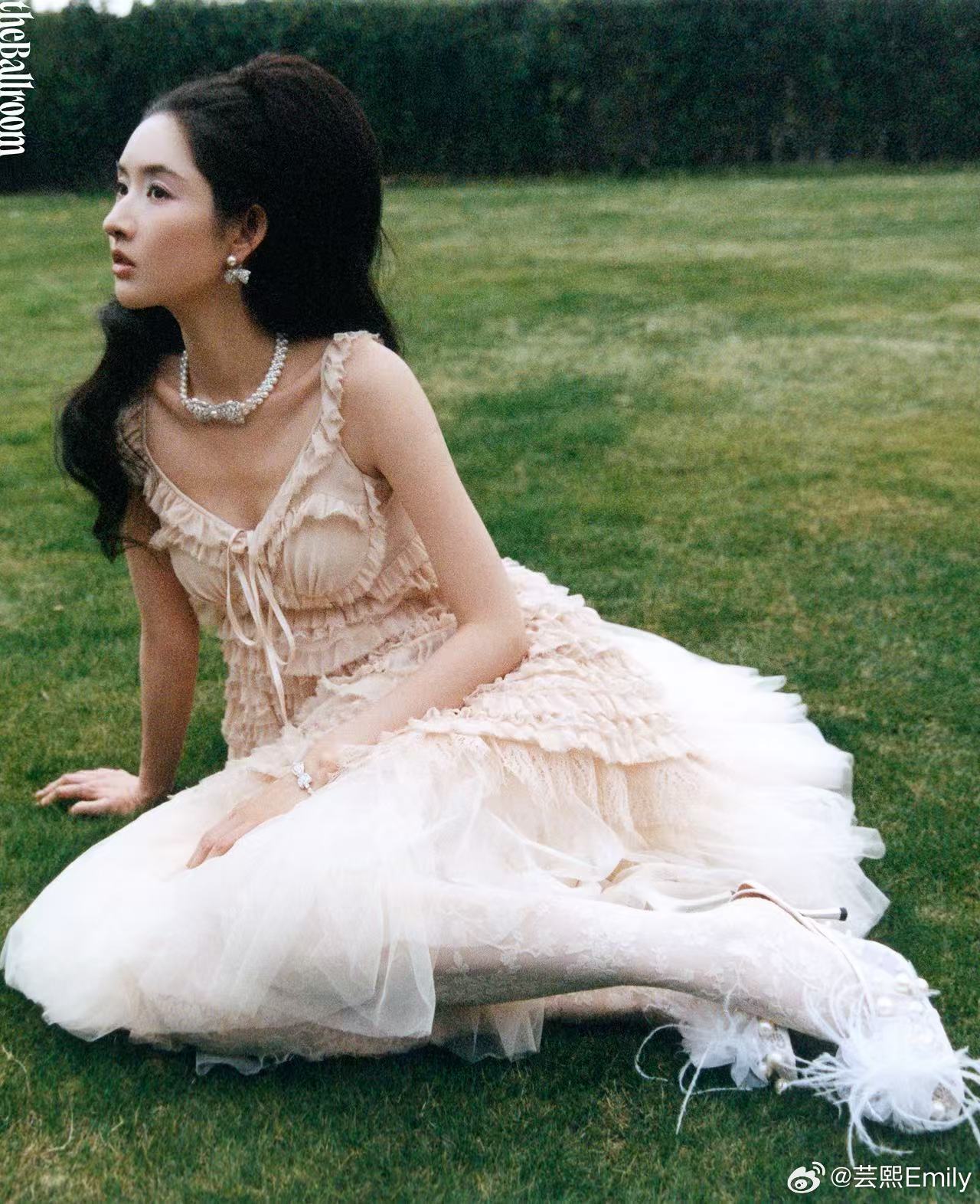 王玉雯 Uvin 出镜 theBallroom 2026 四月刊「春与人宜·Re