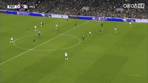 比赛第10分钟，谢尔基在禁区外突施冷箭，一脚远射打进球门左下角，热刺主场0-1落