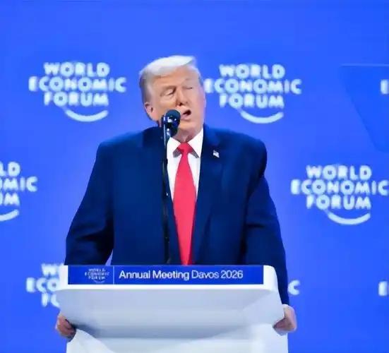 2026年1月，特朗普在达沃斯拍着胸脯宣称“通胀已被攻克”，彼时2.4%的通胀率