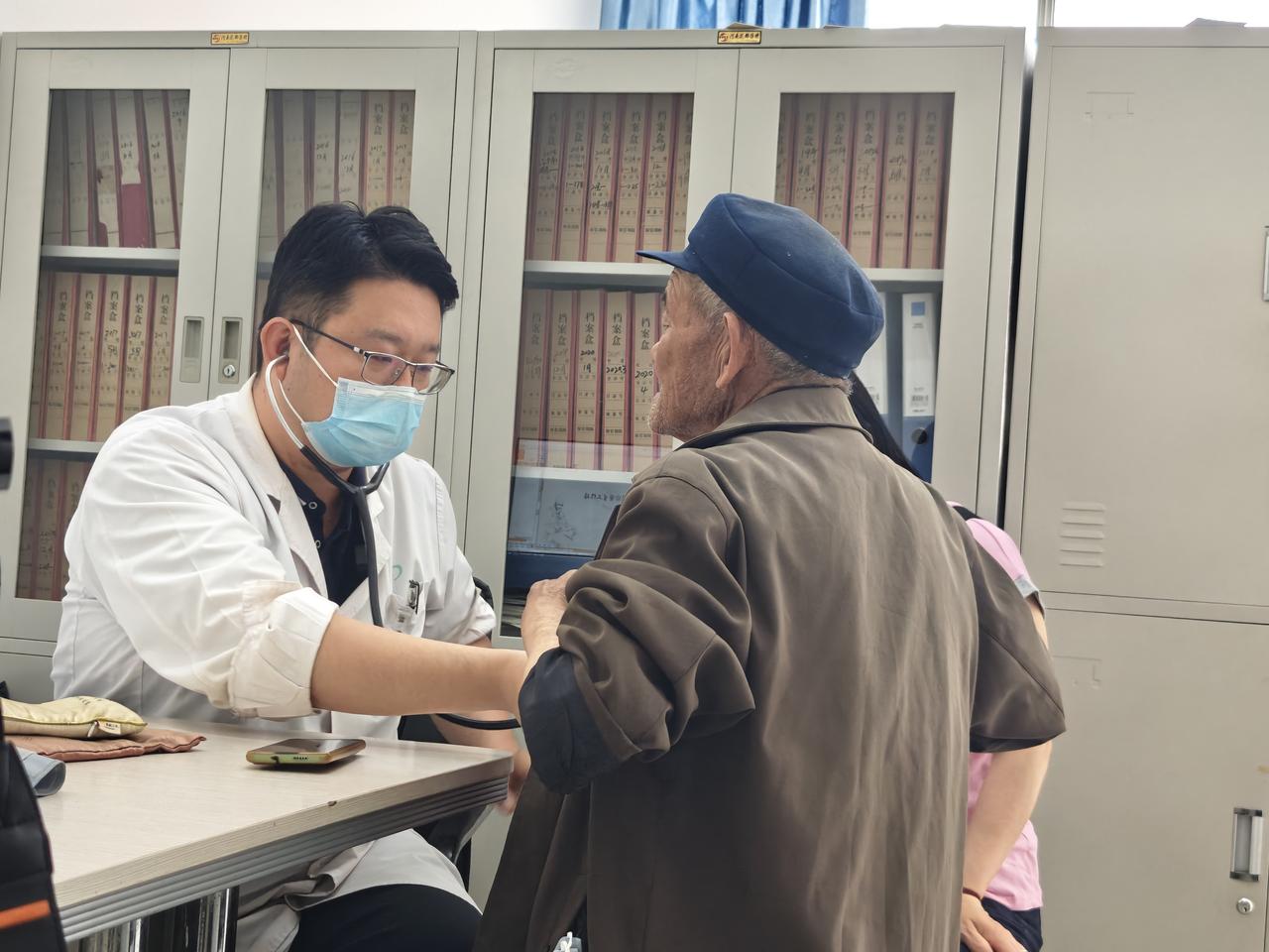 冠心病患者放支架后，仍胸闷、心悸、乏力？原因在这里！
在现代医学中，冠脉支架植入