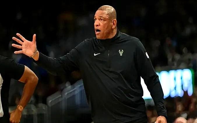 NBA教练的工资单，有点吓人。

勇士的科尔直接干到1750万美元，联盟独一档，