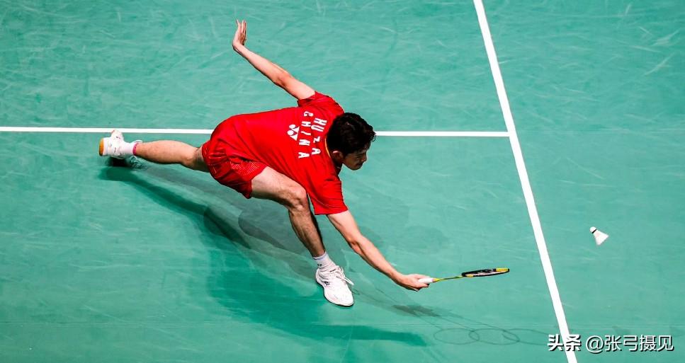 胡哲安2比0战胜赖浩俊晋级法国公开赛16强。

国羽小将胡哲安2-0（比分：9，