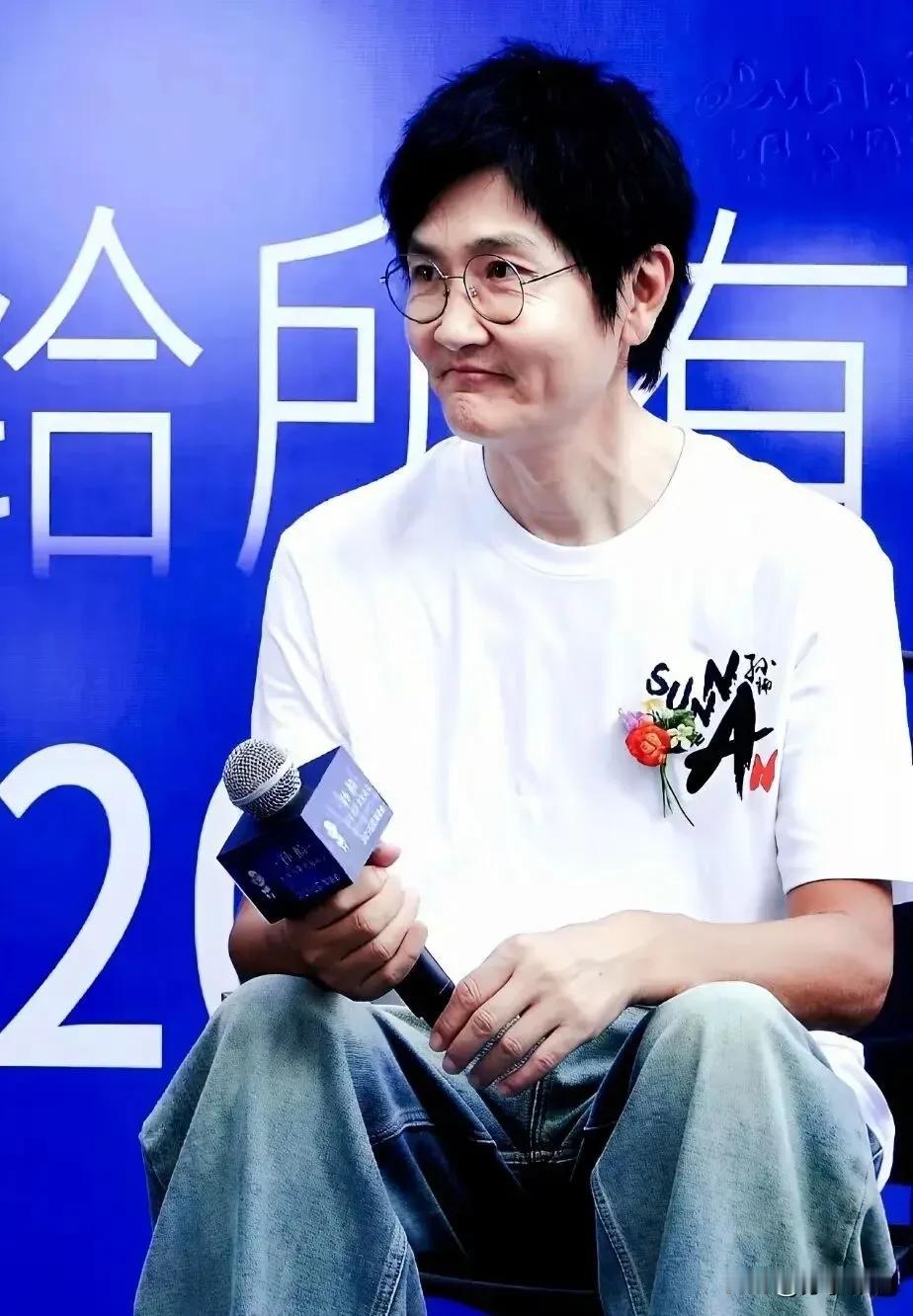 孙楠怎么了
变成这副样子
瘦的也太多了
完全脱相了
他的唱功在内娱
绝对是数一数