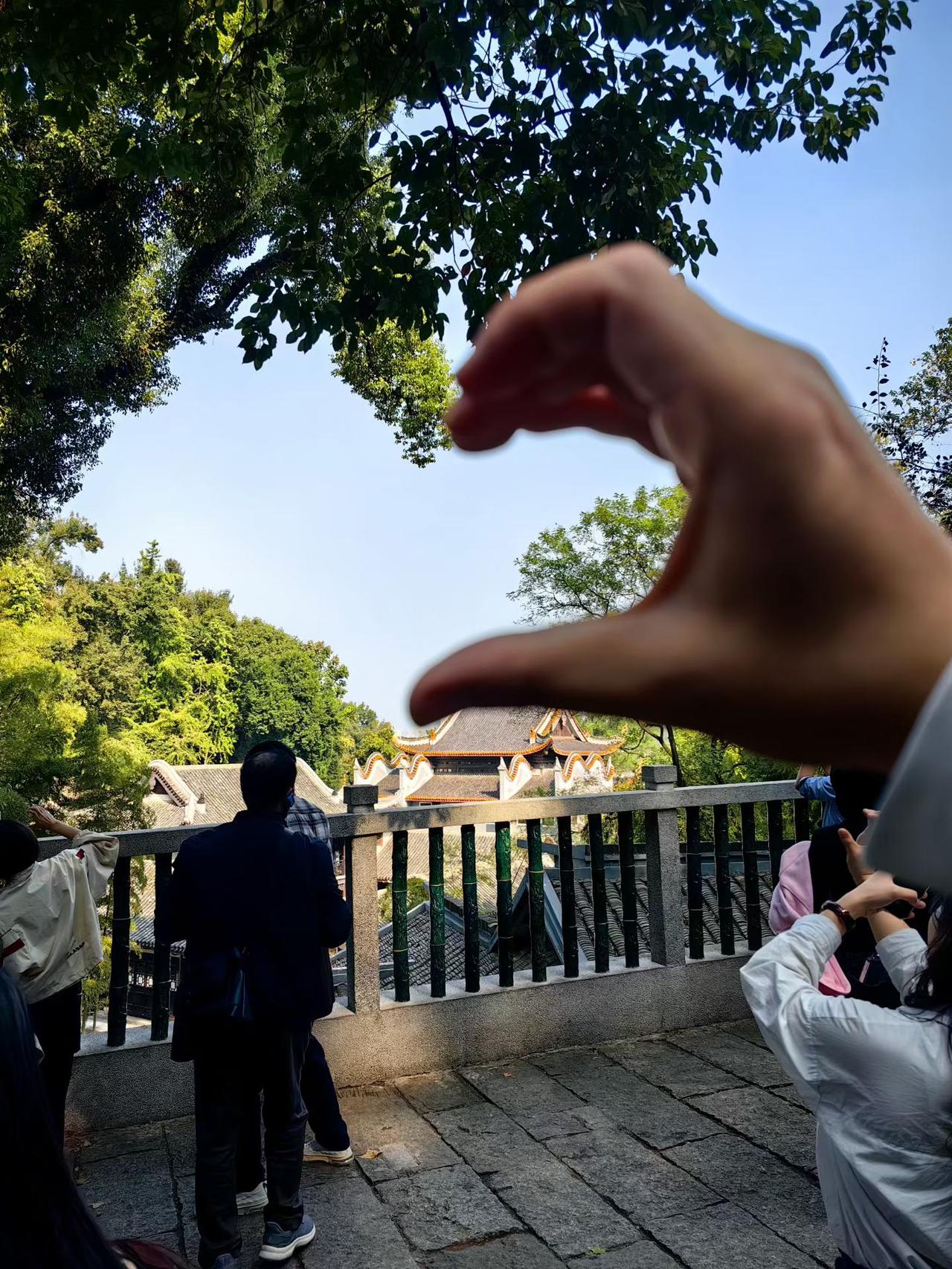 湖南长沙，心心念念秋游打卡成功！

岳麓书院的古朴，最佳“比心”位置；黄兴路步行