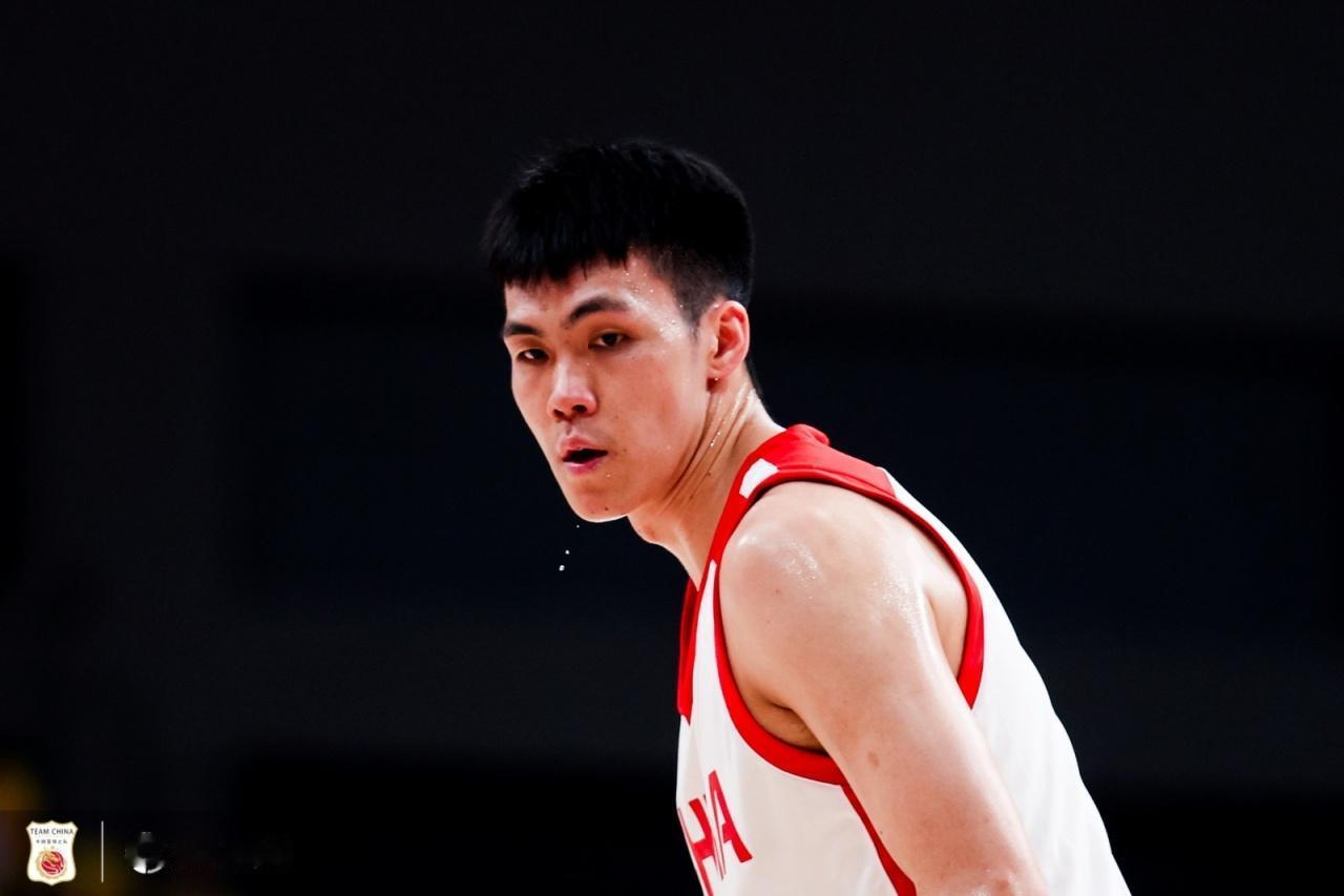 中国男篮新星庞峥麟的三分球真是没救了！在今天中国男篮99-61大胜哈萨克斯坦的比