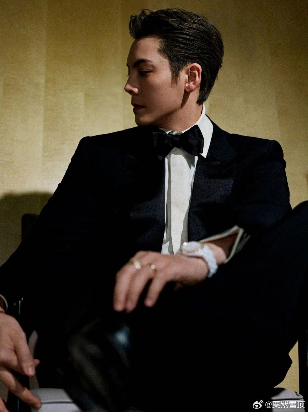 🎬电视剧《爱情慢慢杀死你》3.13佛山开机。由程亮执导，钟楚曦、陈伟霆领衔主演