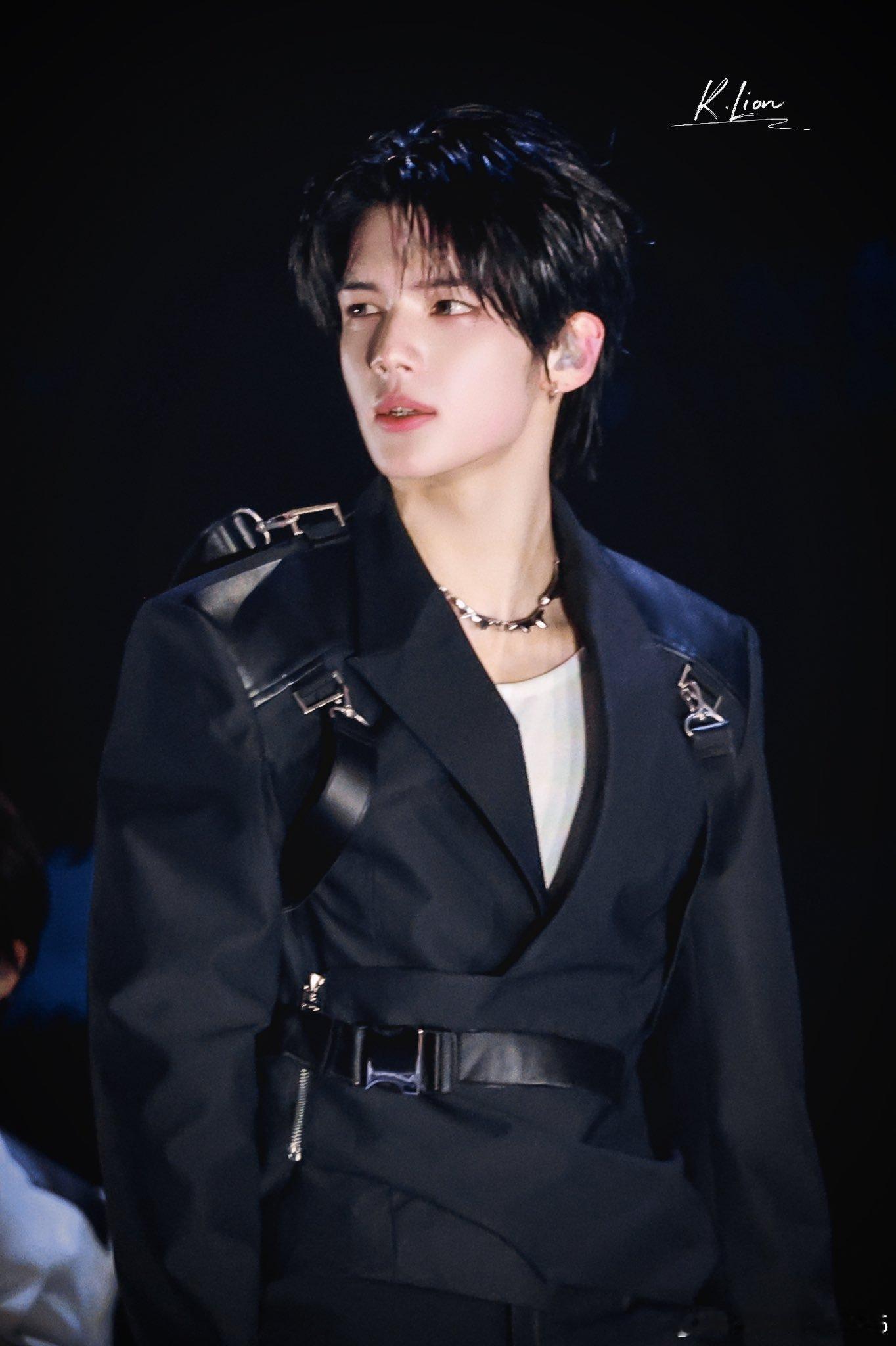 李河民 中韩one top很帅呀李松河 不认识 和🧹99 