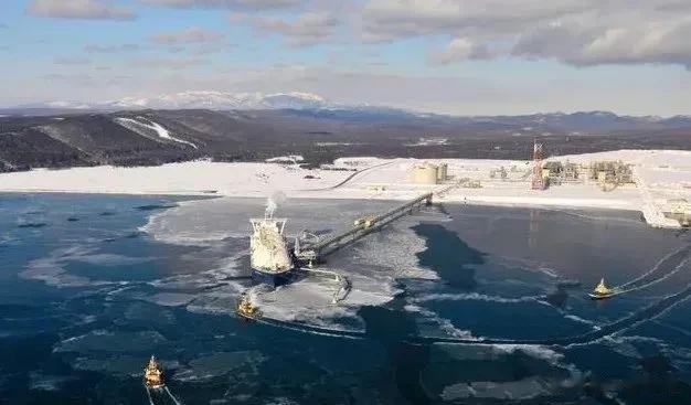 俄罗斯虽然号称是世界上陆地面积最大的国家，但由于纬度和地理位置的原因，该国的气候