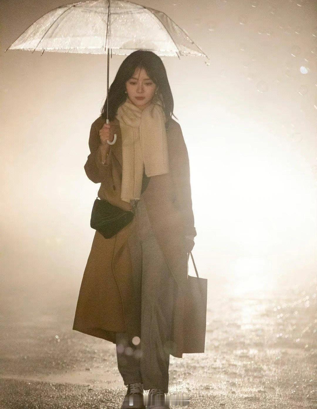 如果翻拍鬼怪，不妨试试这两人谭松韵的少年感，加上kkw的帅大叔，真的很绝[哇] 