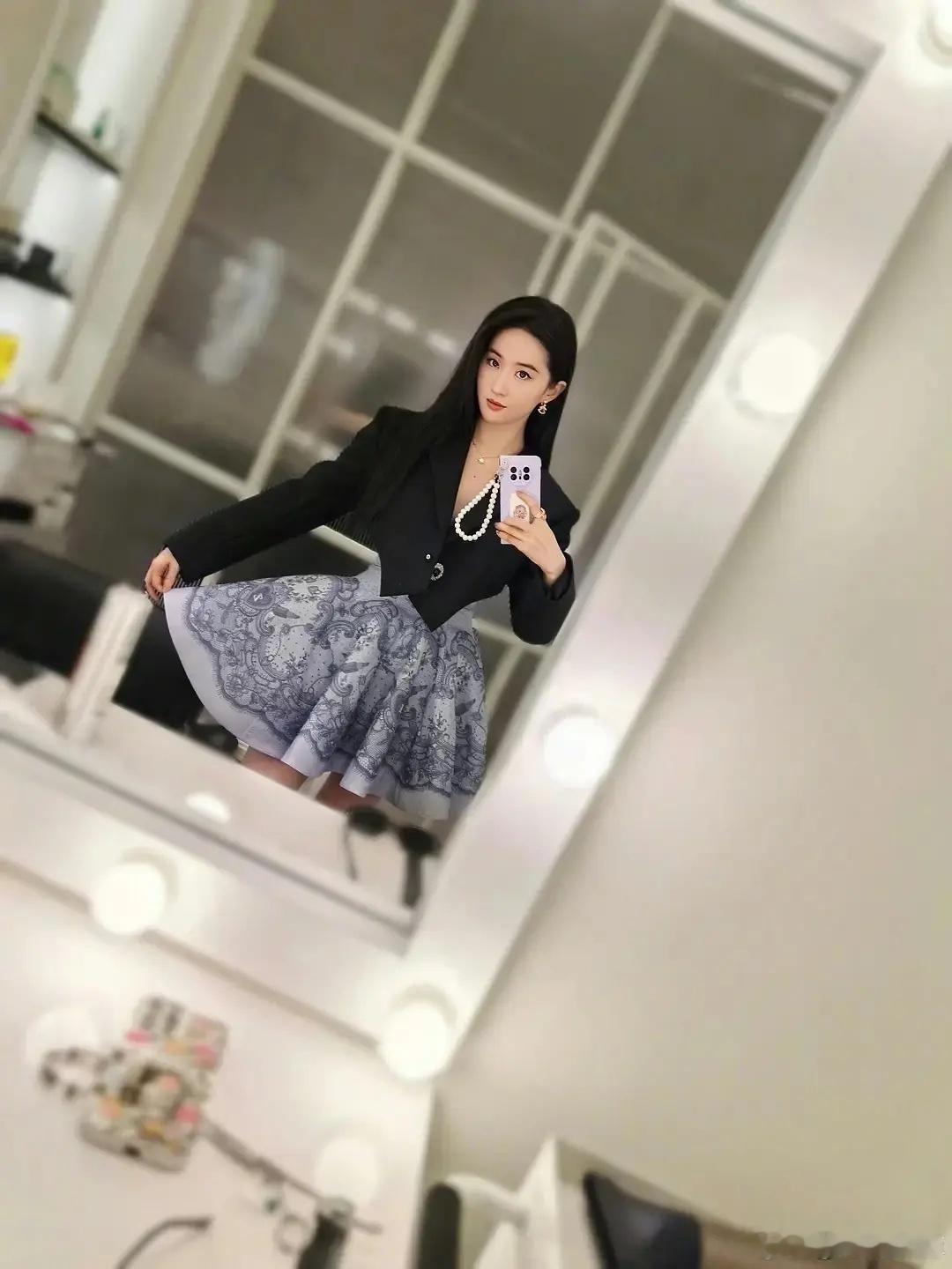 昨天好瘦 今天打脸 ​​​