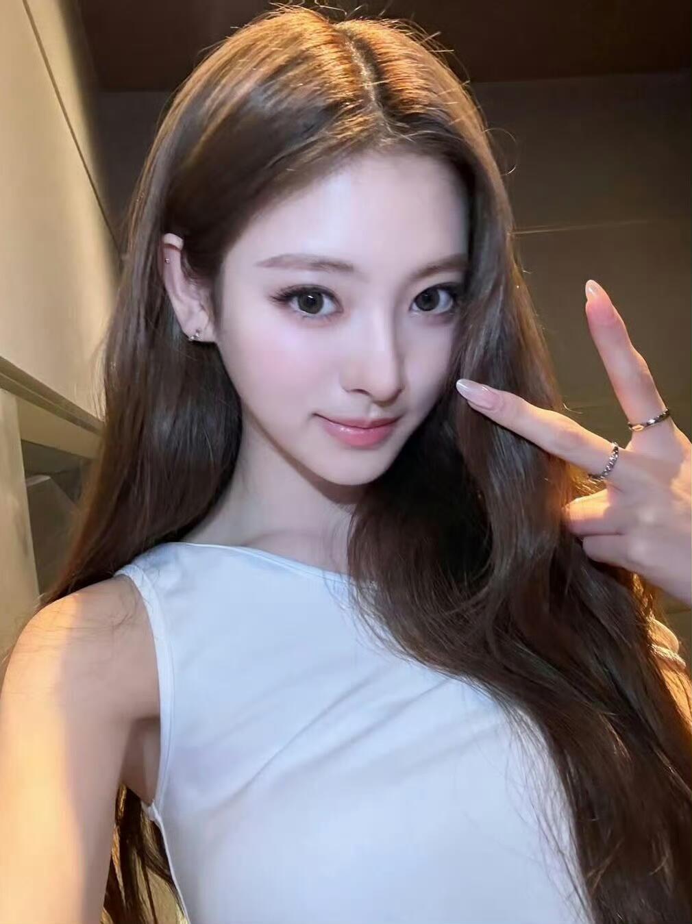 anna真的是毫无争议的六颜一！！ ​​​