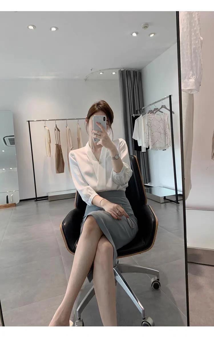 生活中并不是全是艰辛和困难，它同时存在舒适与欢乐；就象我们经历的季节，严冬过后是