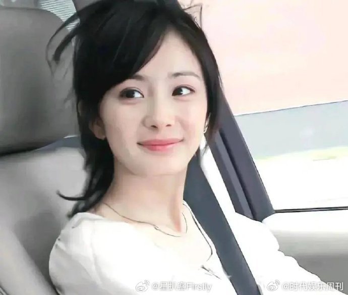 陈奕迅曾为杨幂写歌陈奕迅为杨幂写歌，这组合太妙。《滴答》旋律婉转，唱出少女心事，