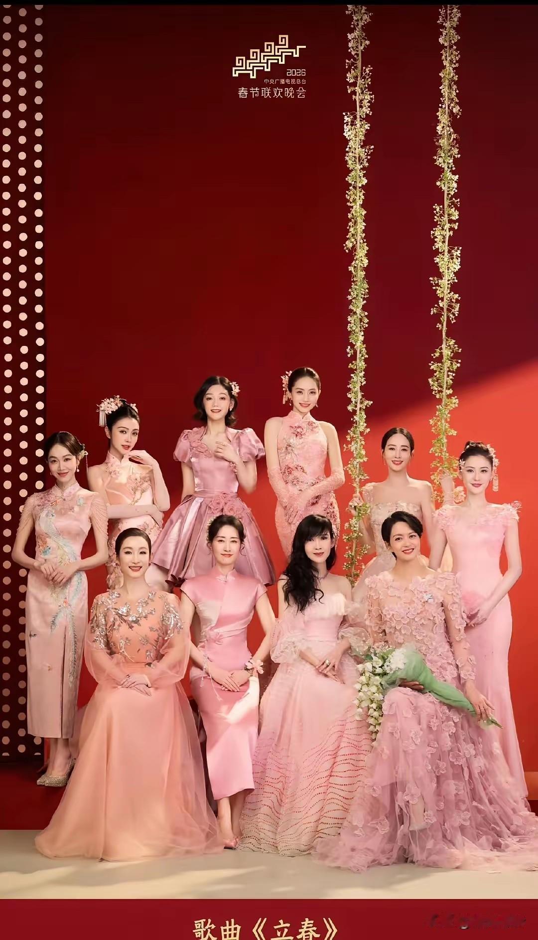 周慧敏上春节晚会可是个让人期待的事儿。她可是无数人心中的女神，颜值和唱功都没得说