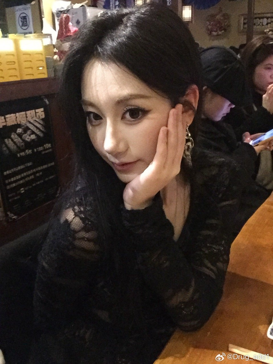 我真的觉得这种眼眶微凹的样子好知性好美好性感 谁懂？ 