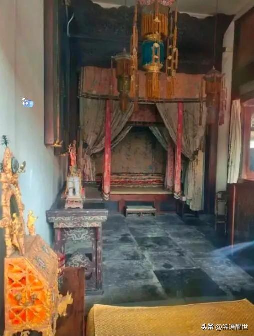 慈禧的寝宫居然这么简陋，网友看完都吵翻了，不少人觉得看着特别寒酸，其实这主要是时