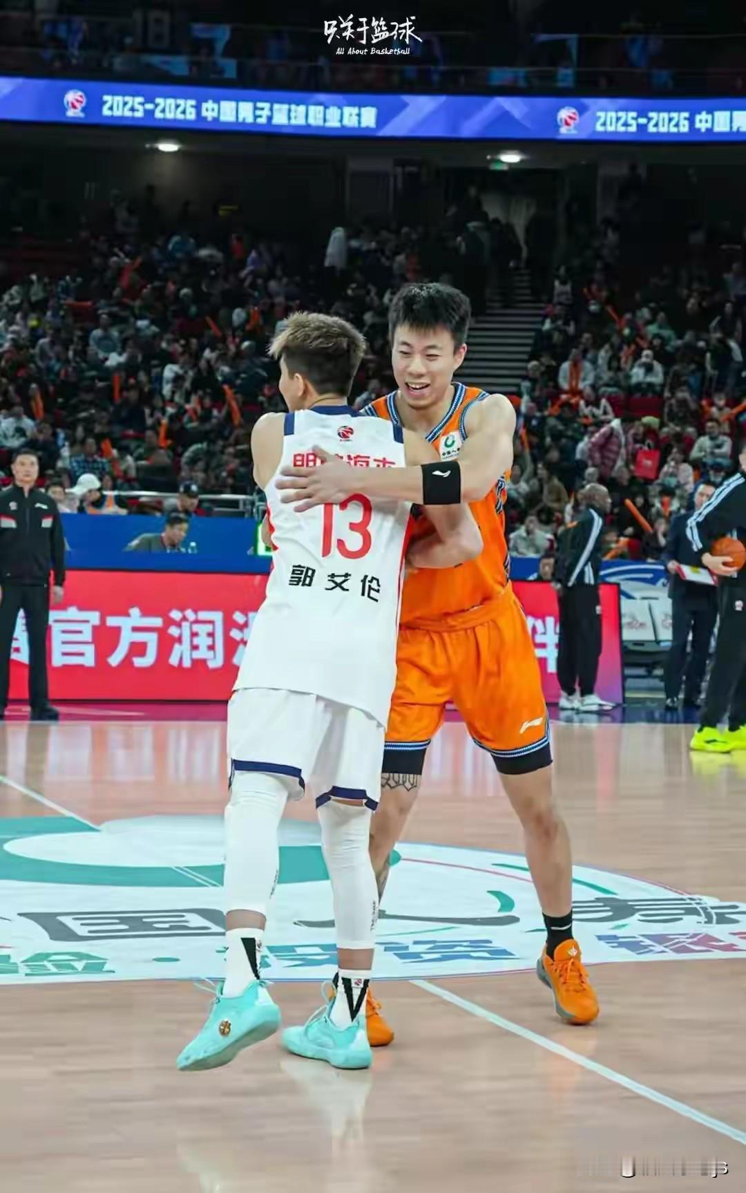 2月2日CBA全明星阵容名单一公布，那场面简直炸开了锅。

郭艾伦和张镇麟这两位