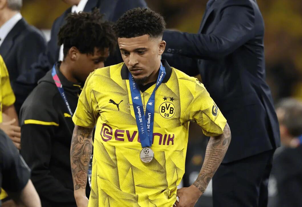 【转会专家：桑乔今夏自由身离开曼联，他或想回自己的家多特】据talkSPORT转