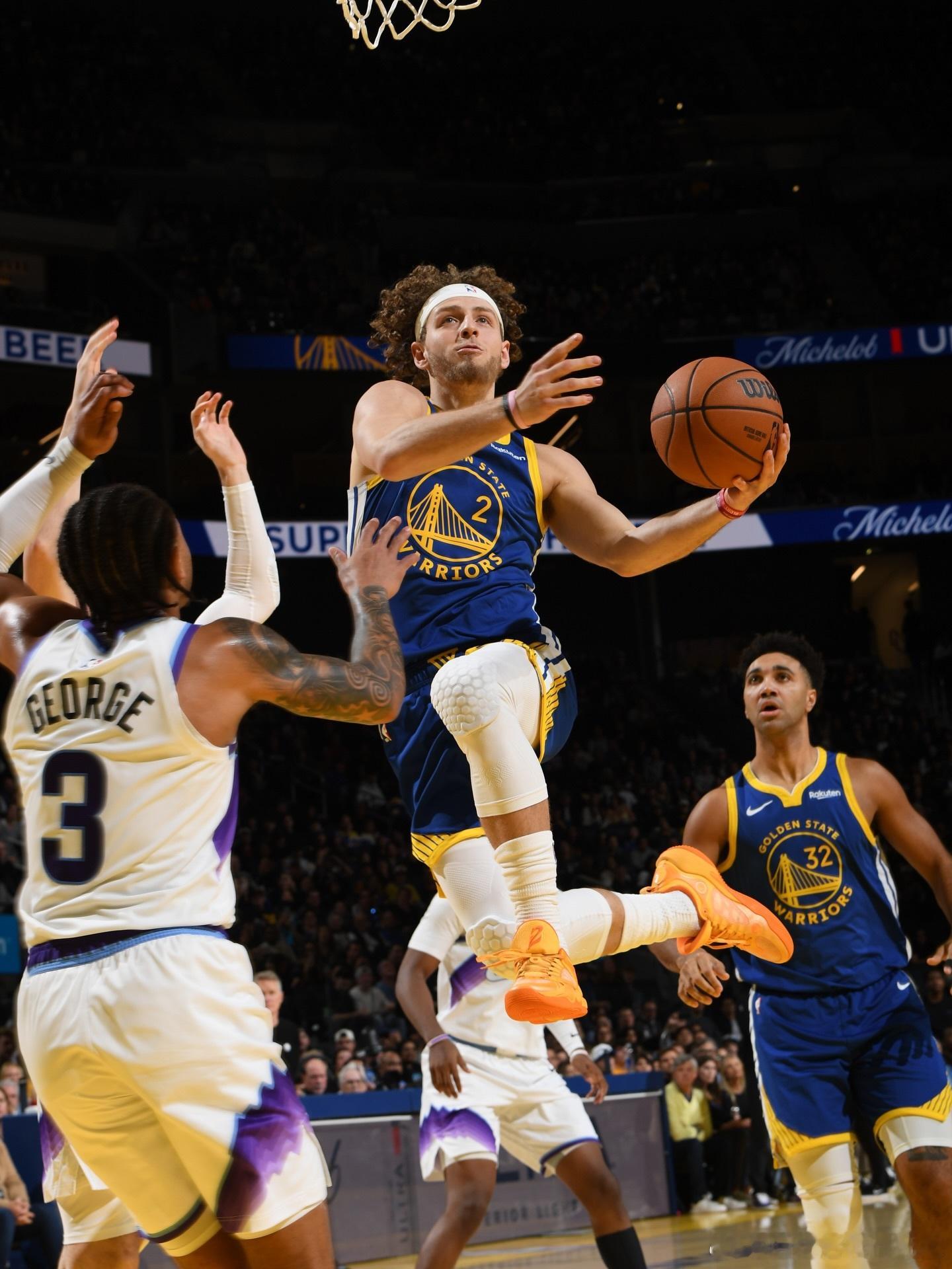 虽然这球没有回放，但这张照片也不错了。加油。金州勇士G36vs爵士波杰姆斯基