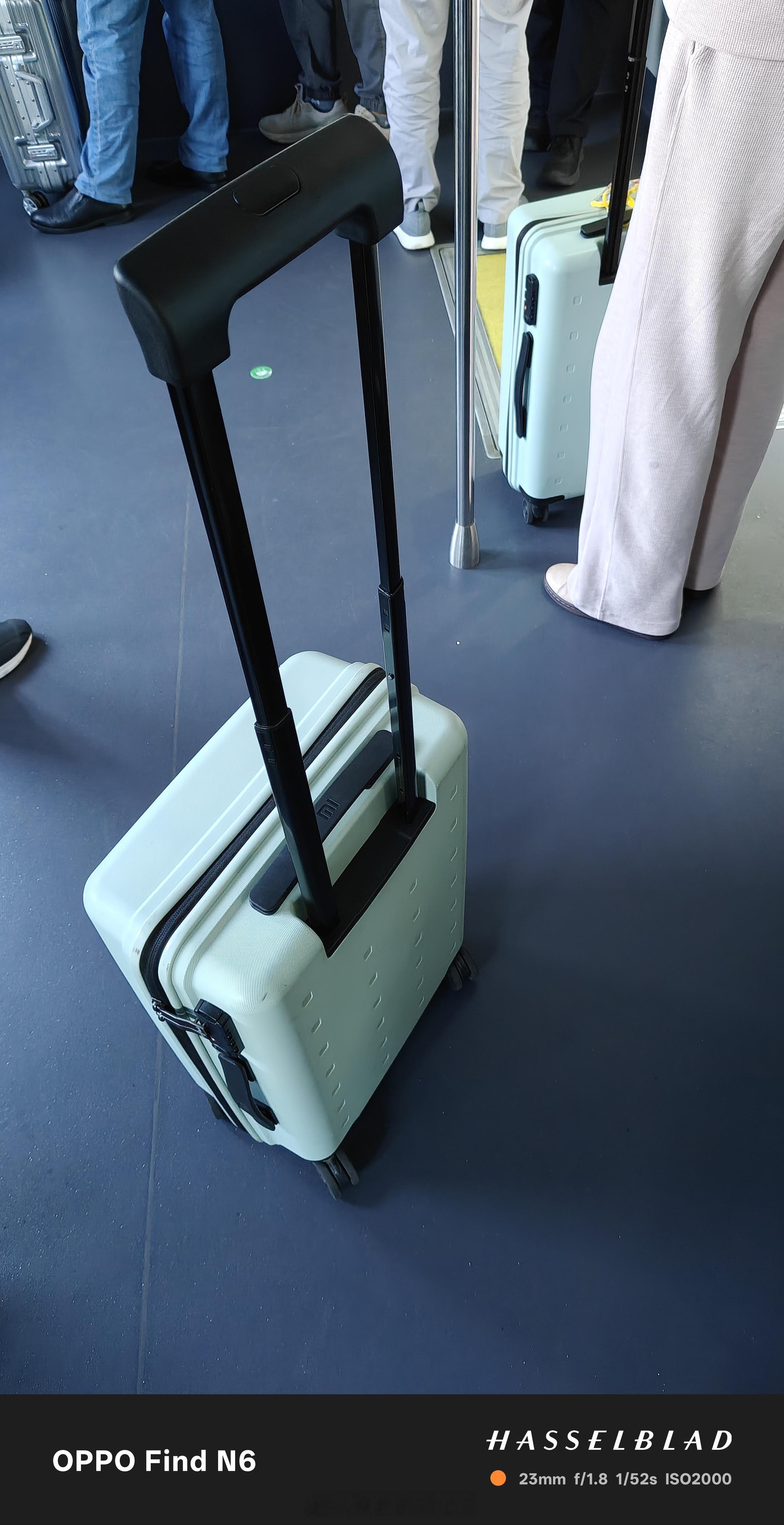 小米的行李箱是真的受欢迎 ... 😅 