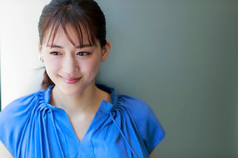 日娱新闻绫濑遥 绫濑遥长谷川博己 杂志《classy》采访美图。 