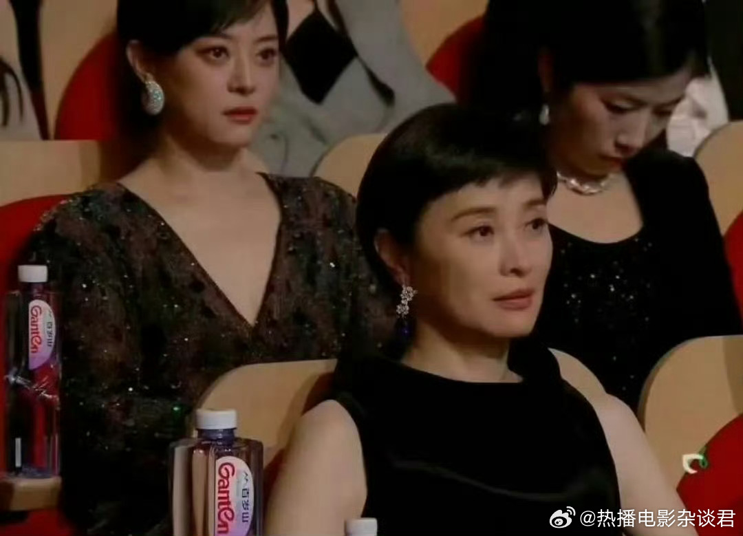 杨紫获奖孙俪吴越反应，自己琢磨 