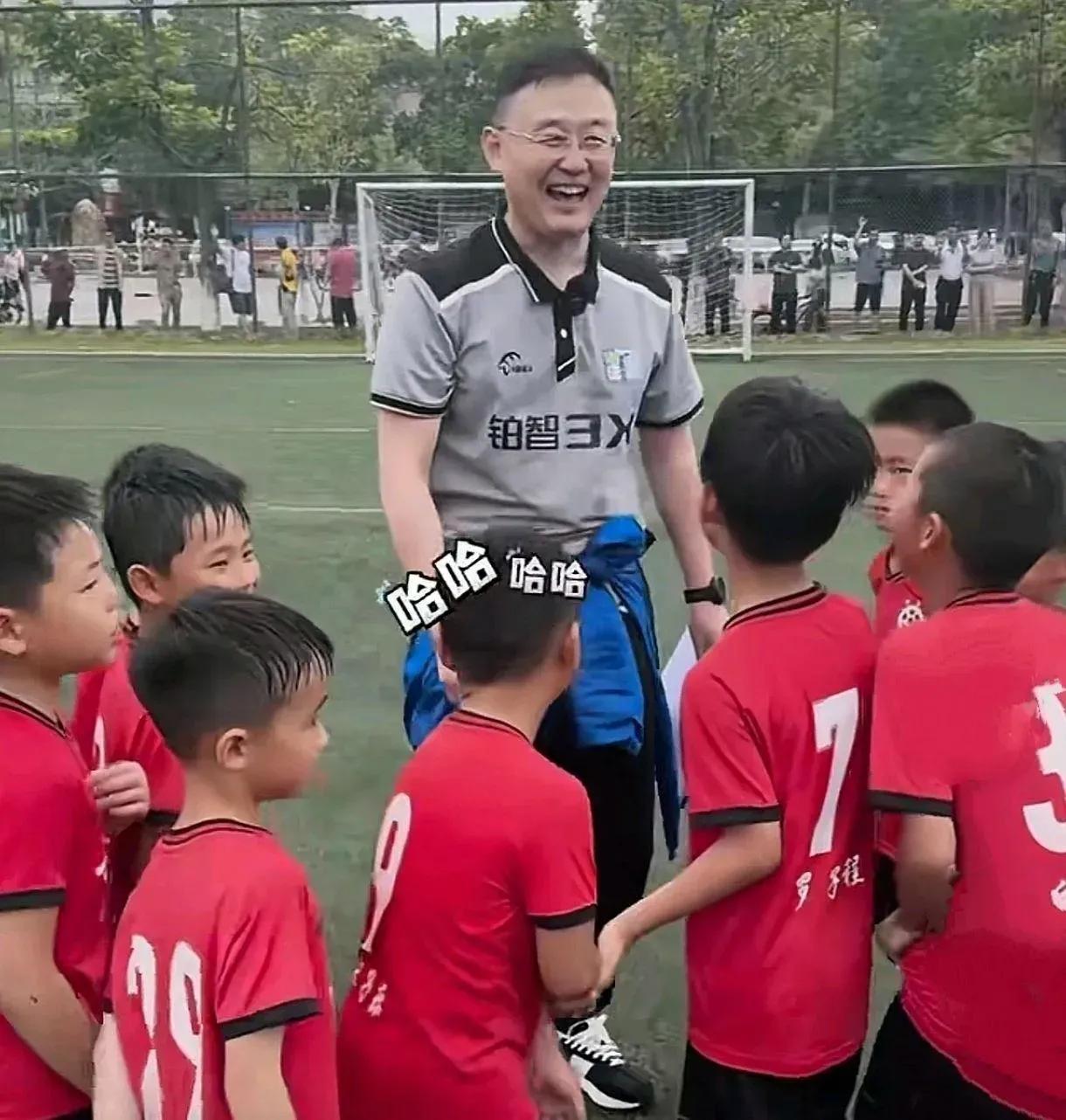 古人云：人不要要脸，鬼都怕。
今日关于足球青训“嗨选未来”被一不知廉耻的父母给送