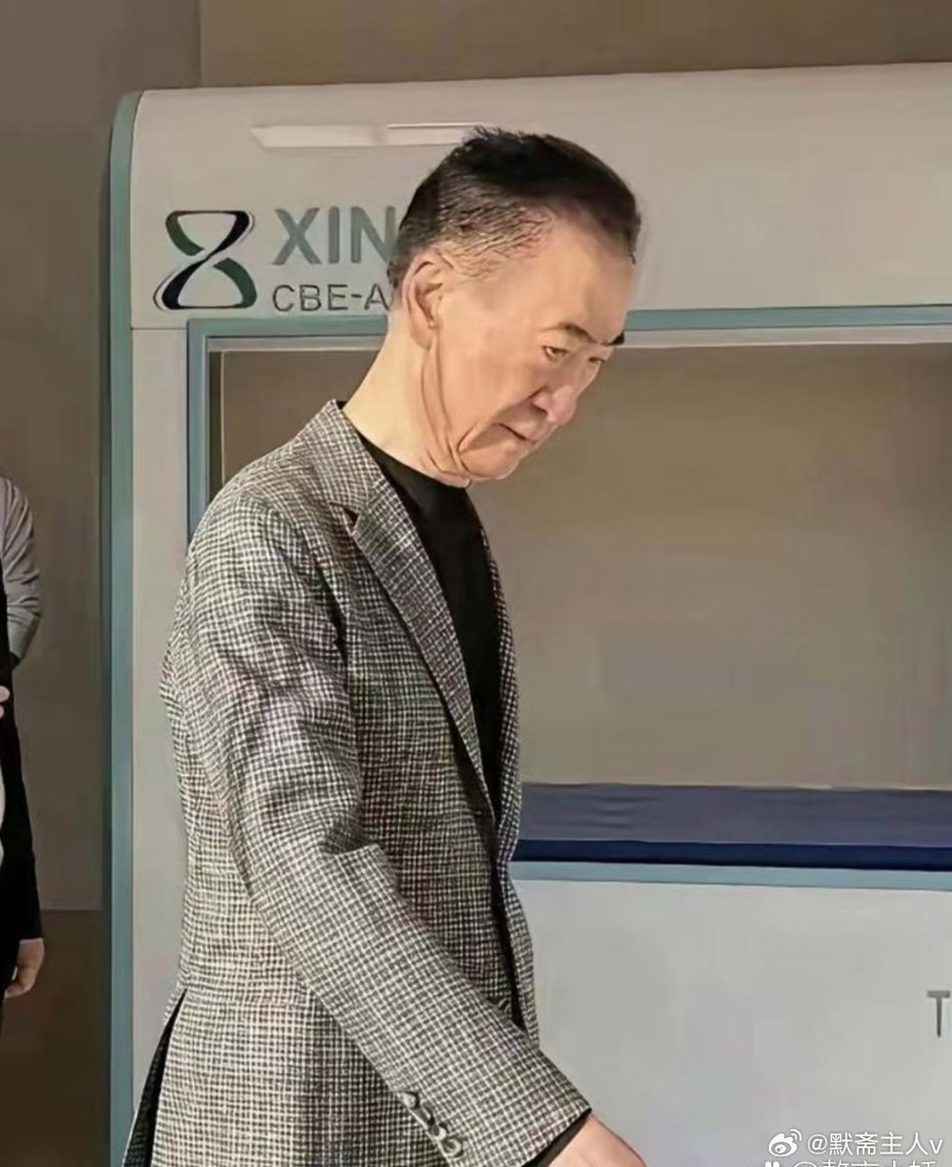 王建林最近又被强制执行36亿！人都瘦了一大圈！我一直想不通：他儿子明明是国外名牌