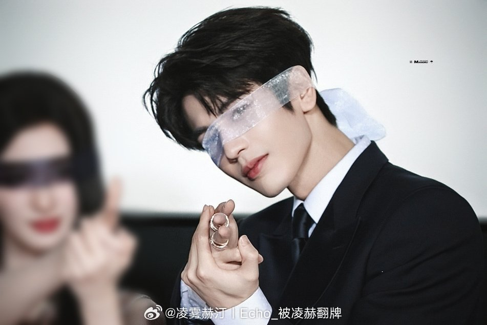 张凌赫 | 张凌赫慕容清峄爱你，是我对这个世界最温柔的叛变。张凌赫｜张凌赫慕容清
