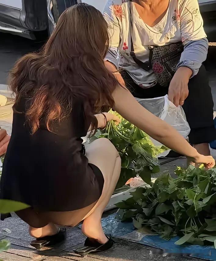 “光腚裤”，穿衣自由&伤风败俗？