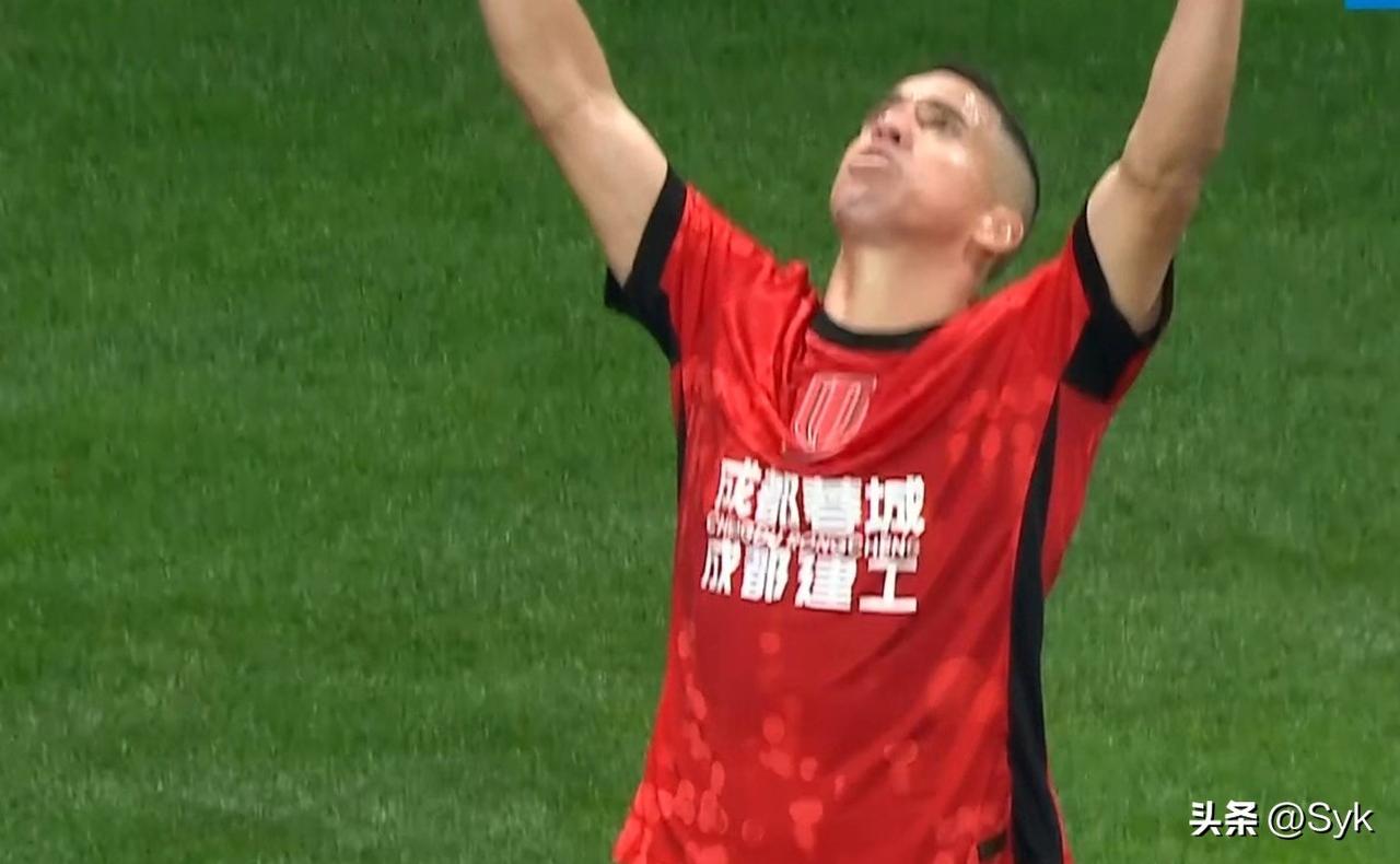 角球直接破门！罗慕洛一脚定江山，成都蓉城新赛季两连胜，重新登顶中超积分榜榜首！