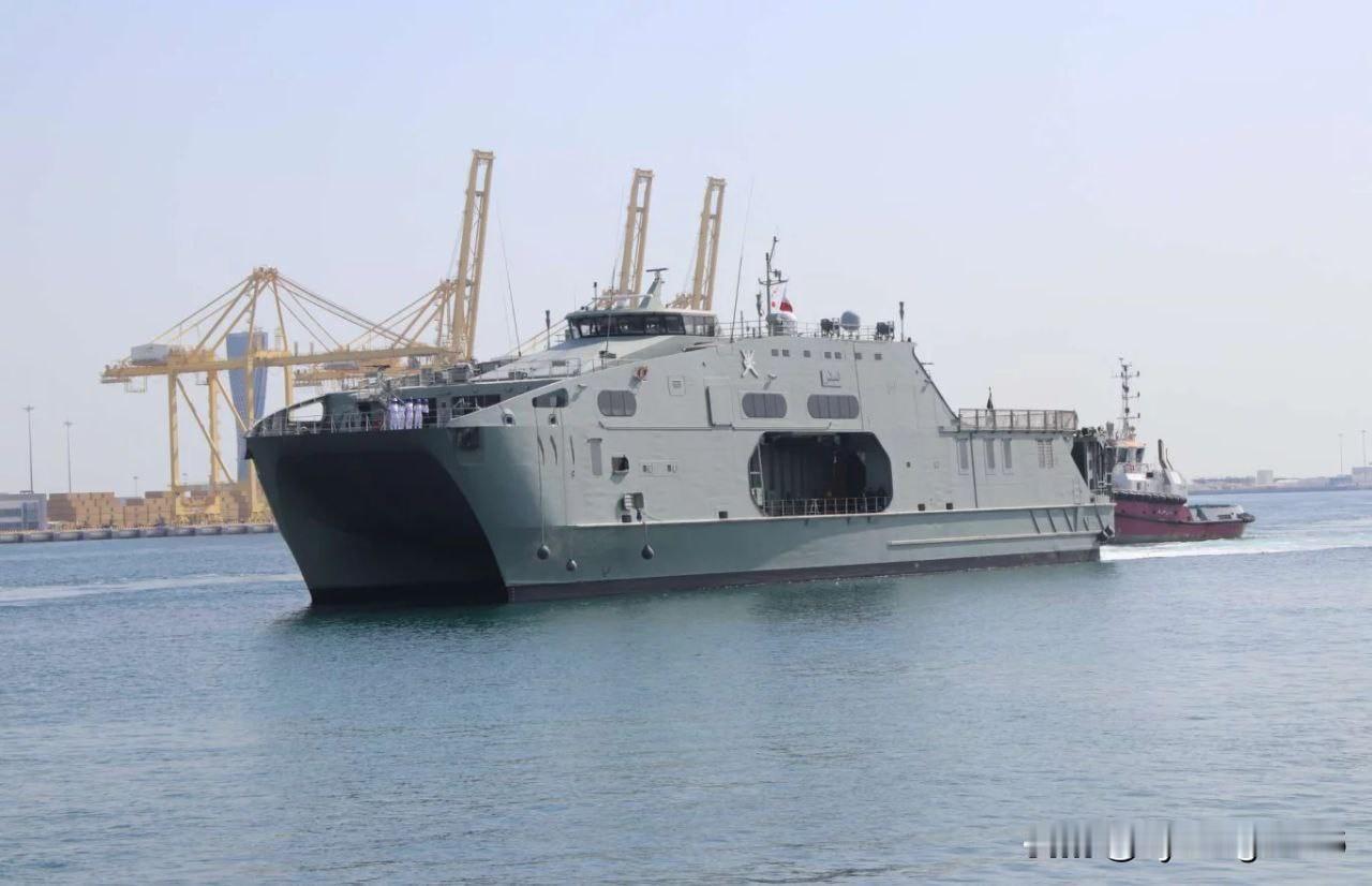 🛳🇴🇲🇶🇦 科威特高速双体船抵达多哈参加2026年多哈国际海上防务展（
