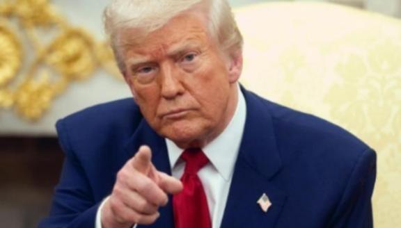 美国在赌，中国也在赌，美国赌中国不敢武力收复台湾，不敢打日本，而中国则在赌美国不