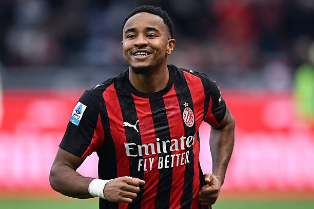 【恩昆库大概率继续缺席热那亚】维蒂耶洛说，恩昆库今天继续单独训练。迪马济奥说，恩