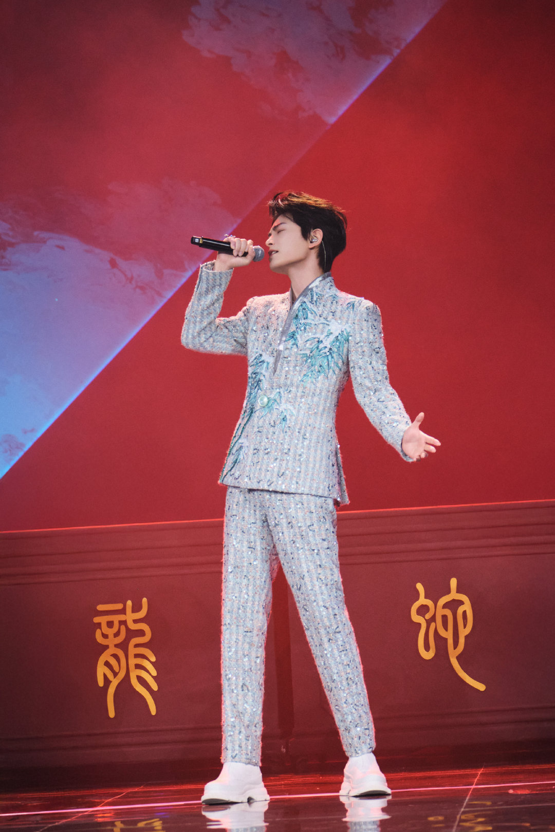 丁禹兮自在随心  丁禹兮竹影清风  丁禹兮竹影清风，今天太帅咯 