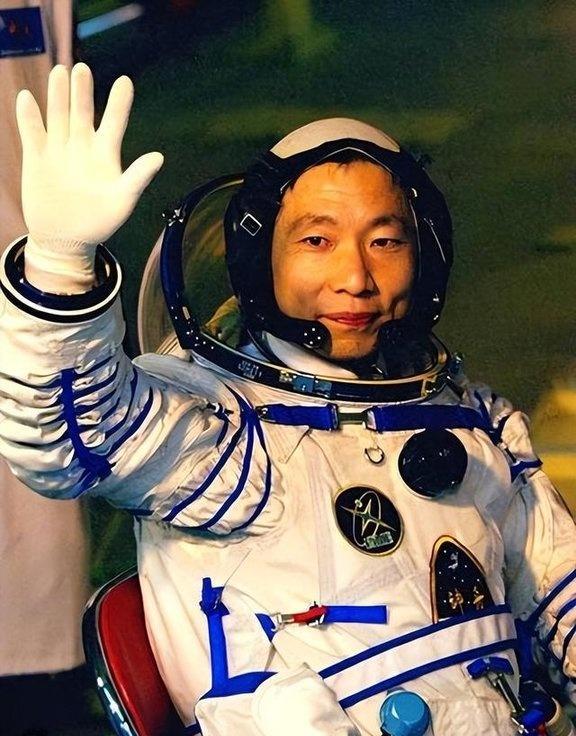 真相被隐瞒！03年杨利伟归回地球嘴角带血，隐瞒多年真相是什么？

杨利伟嘴角带血