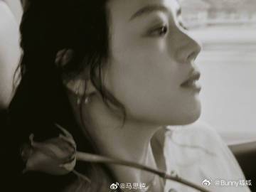 马思纯新电影爱满自溢 她的勇敢与乐观像春风般温暖，让每个观众都感受到爱情的自然与