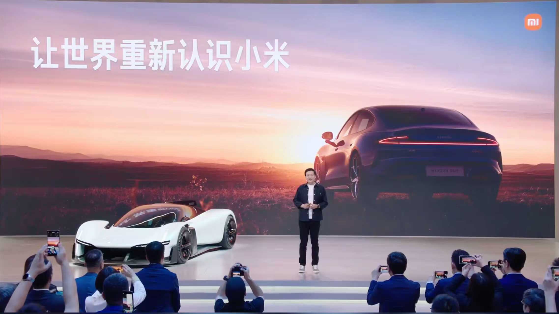 小米发布会结束，现在雷总在直播，带大家一起了解小米展台~北京车展