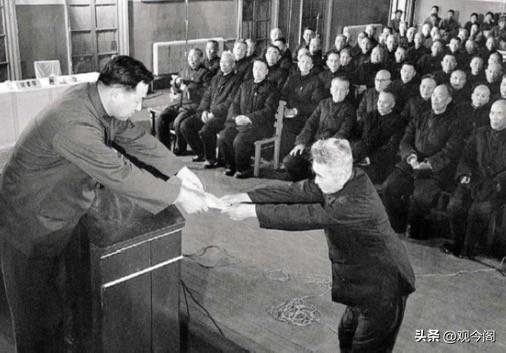 1975年，82岁的毛主席问功德林还有没有国民党战犯？听到回答后，他说了句话让所