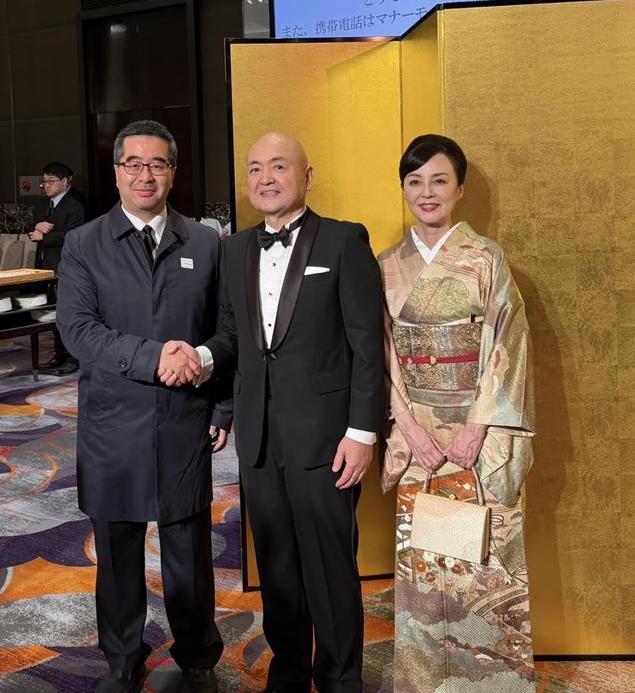 萧旭岑回台湾就变了？2月10日，国民党副主席萧旭岑参加了日本驻台机构的酒会，公开