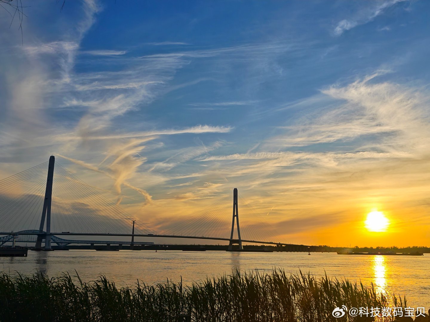 原来读书真的会影响潜意识科技先锋官 读书是对自我灵魂的重塑。网上看到一句话，令我