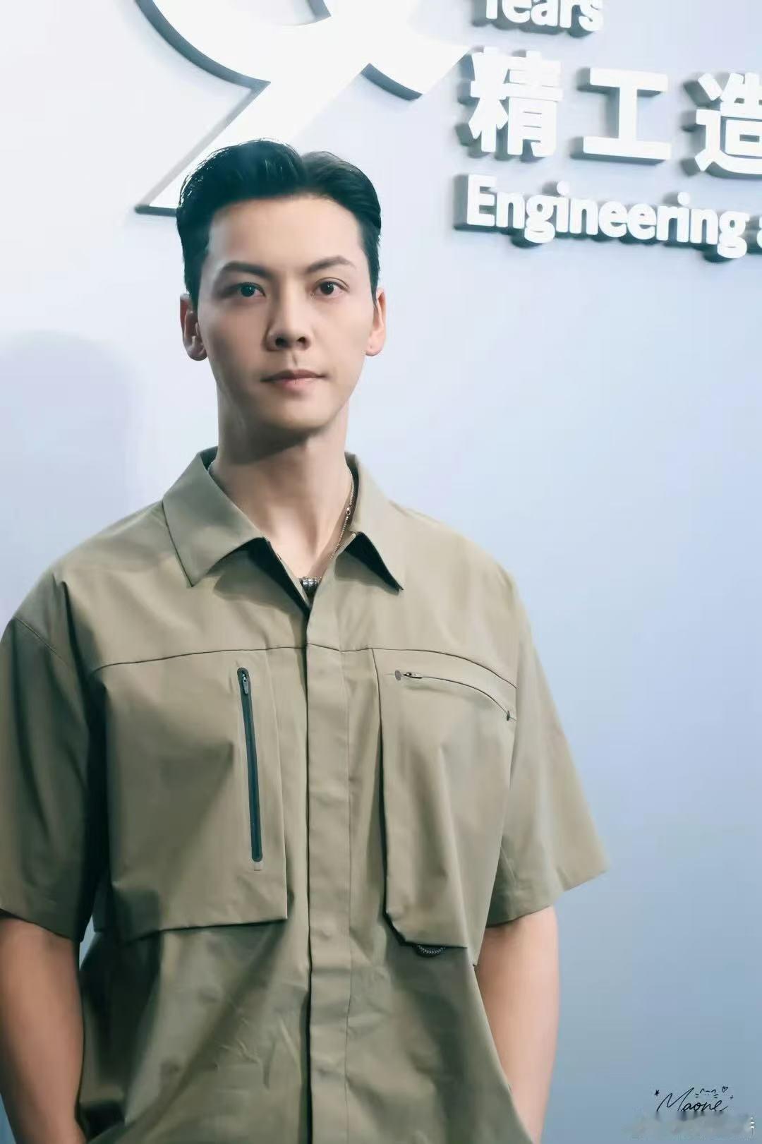 陈伟霆吴彦祖李惠利同框了今日份的视觉盛宴🈶！合体亮相活动！镜头里的饱饱简直是行