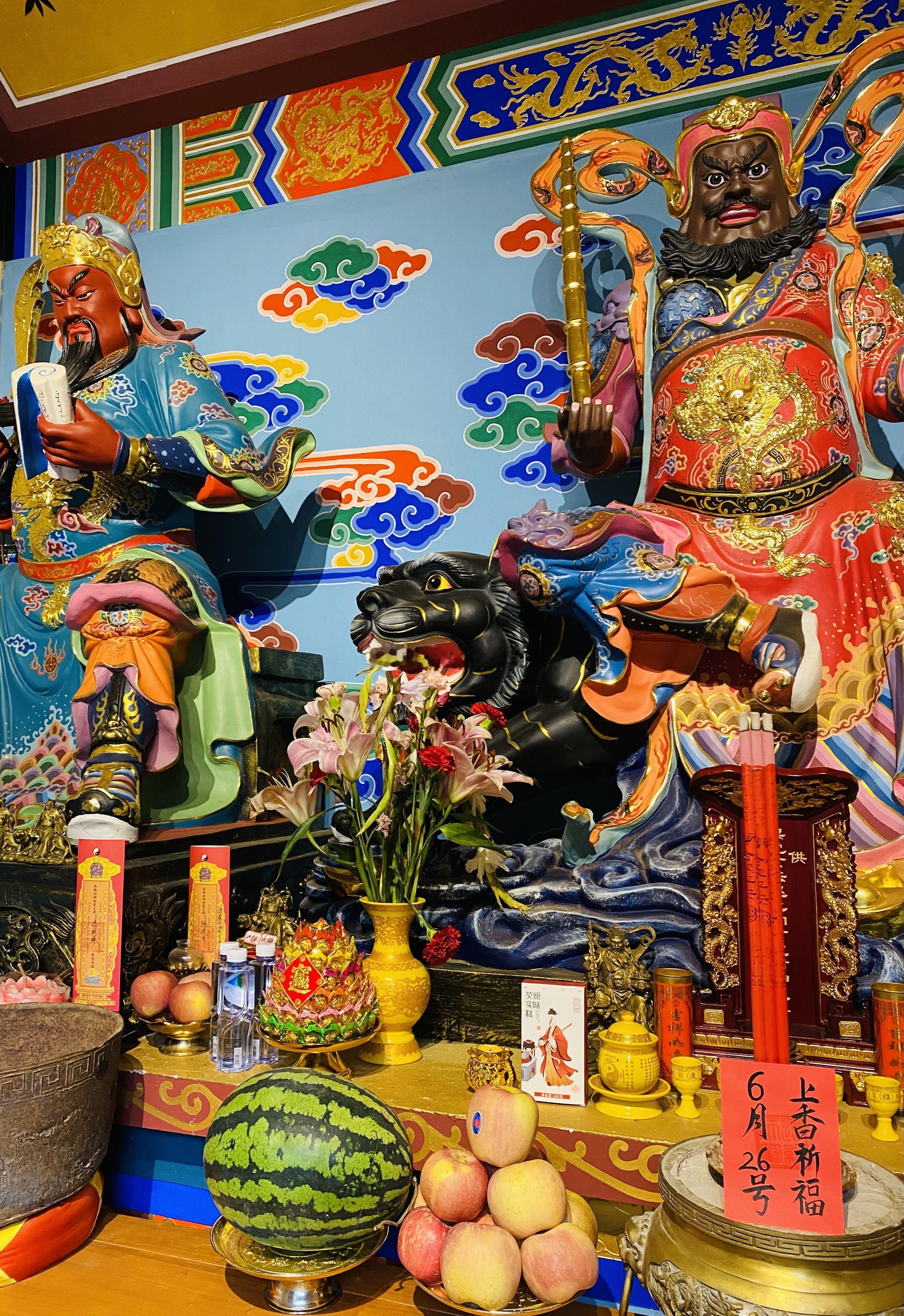 今日大吉好运日，点赞接福，你必定被吉神青睐，6月26日师父在财神殿为众粉加持福慧