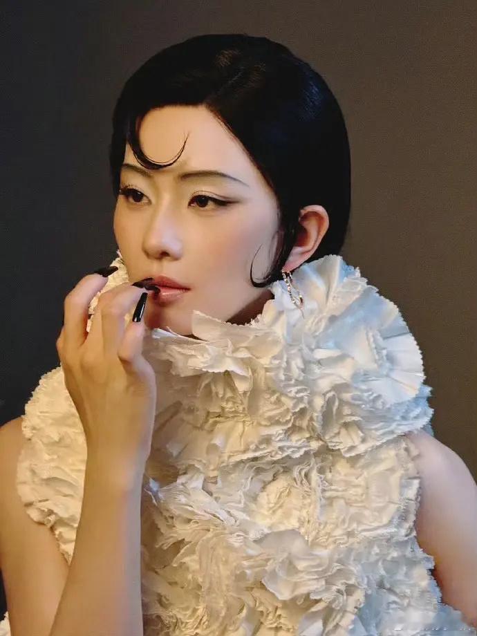 刘诗诗新杂志，有时尚感吗？ ​​​